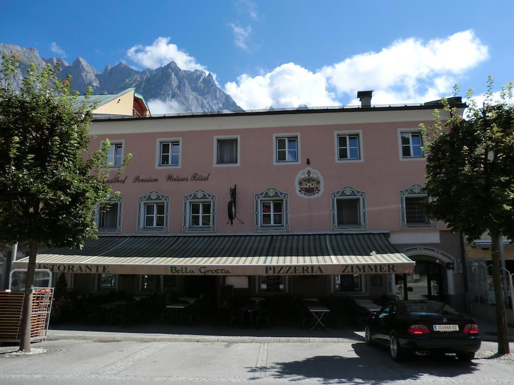 Weisses Rossl Werfen Hotel Exterior photo